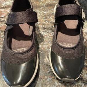 Lands End Patent Leather Mary Jane type shoes